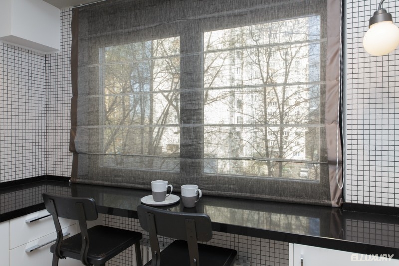 римские шторы из льна на кухню
